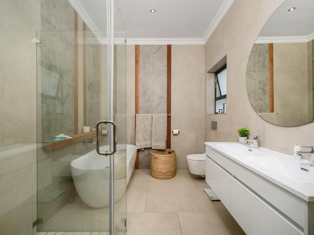 4 Bedroom Townhouse For Sale in Lovemore Park