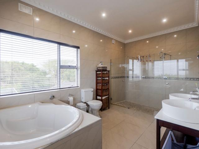 4 Bedroom Townhouse For Sale in Panorama Park