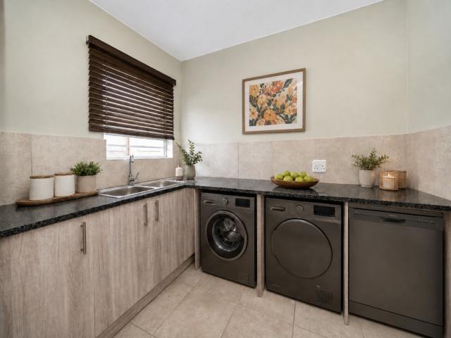 4 Bedroom Townhouse For Sale in Parkdene