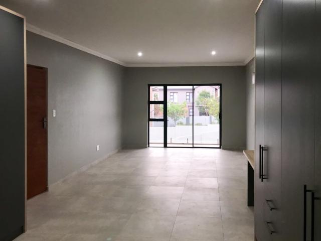 4 Bedroom Townhouse For Sale in Roodepark Eco Estate