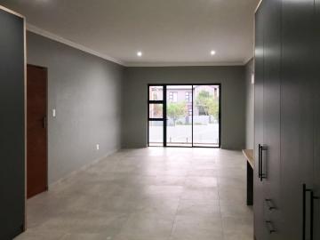 4 Bedroom Townhouse For Sale in Roodepark Eco Estate
