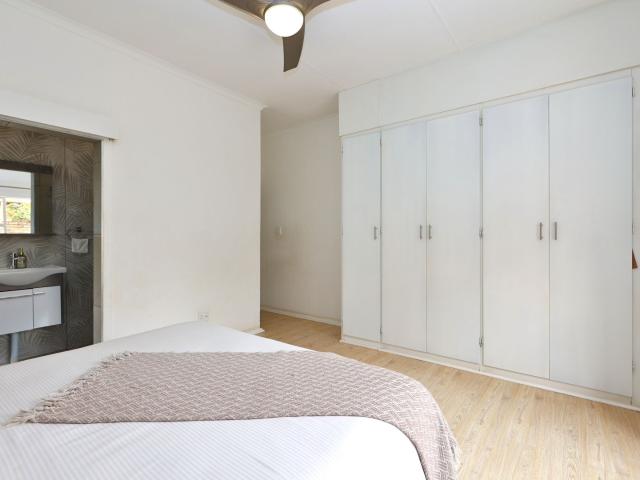 4 Bedroom Townhouse For Sale in Sundowner