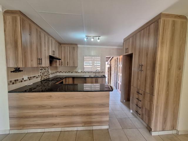 4 Bedroom Townhouse For Sale in Safari Gardens