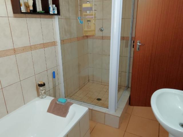 4 Bedroom Townhouse For Sale in Sea Park