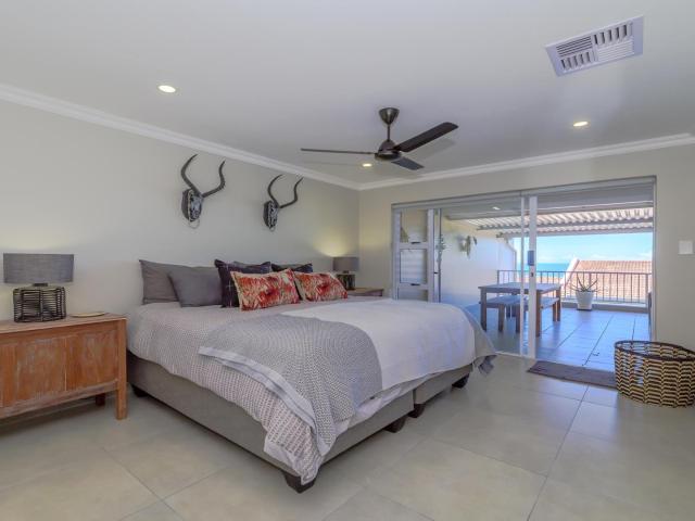 4 Bedroom Townhouse For Sale in Shakas Rock