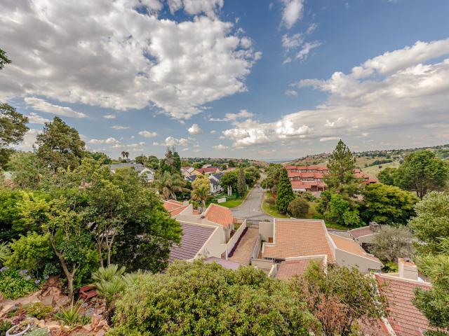 4 Bedroom Townhouse For Sale in Silverfields