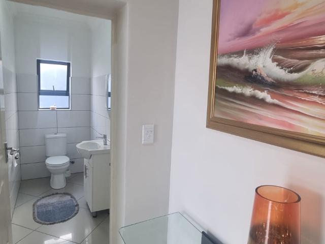 4 Bedroom Townhouse For Sale in South Crest