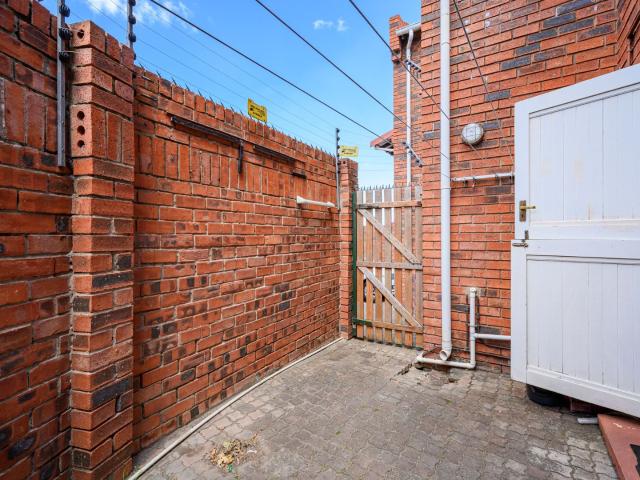4 Bedroom Townhouse For Sale in South End