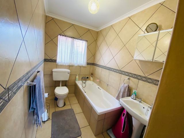 4 Bedroom Townhouse For Sale in Terenure