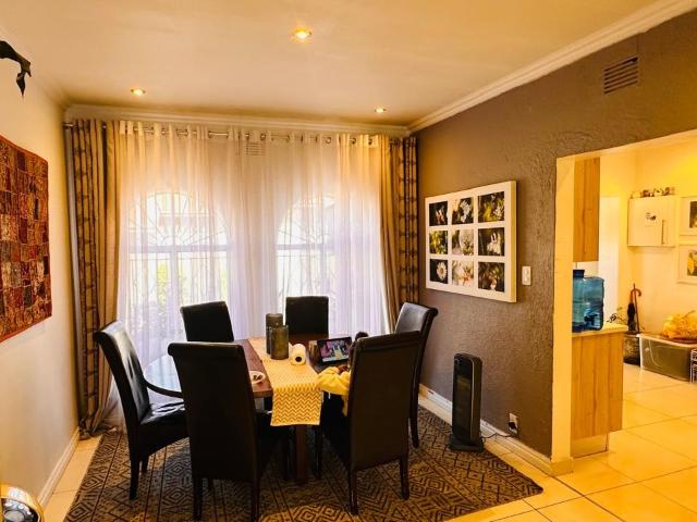 4 Bedroom Townhouse For Sale in Vanderbijlpark CE 2