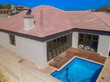 4 Bedroom Townhouse For Sale in Wilkoppies