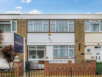 4 bedroom terraced house for sale