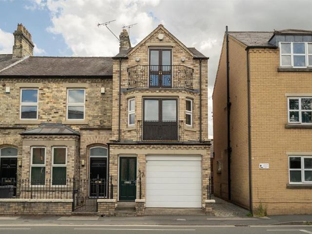 4 bedroom townhouse for sale