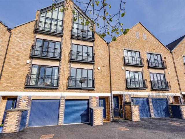 4 bedroom townhouse for sale
