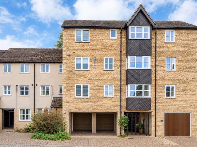 4 bedroom townhouse for sale