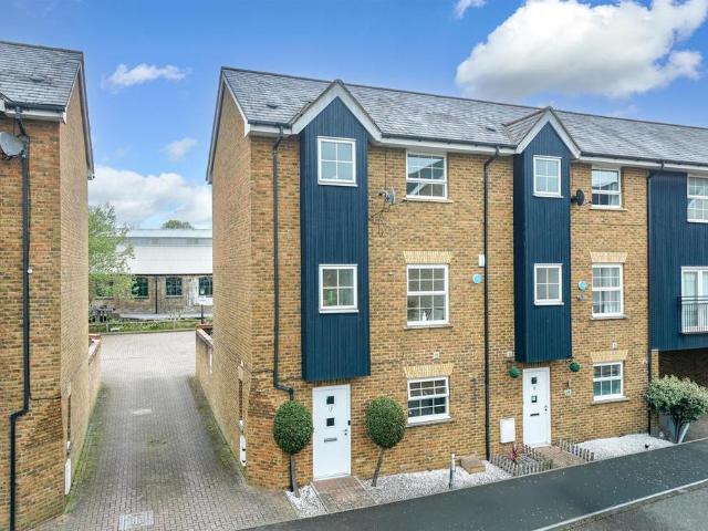 4 bedroom townhouse for sale