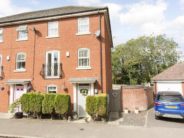 4 bedroom townhouse for sale