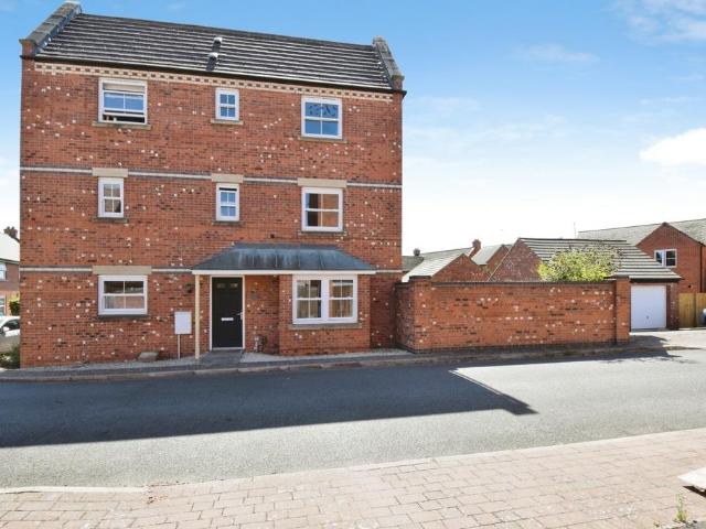 4 bedroom semi detached house for sale