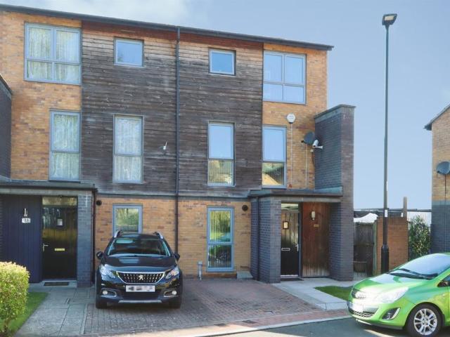 4 bedroom townhouse for sale