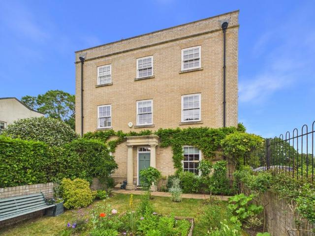 4 bedroom townhouse for sale
