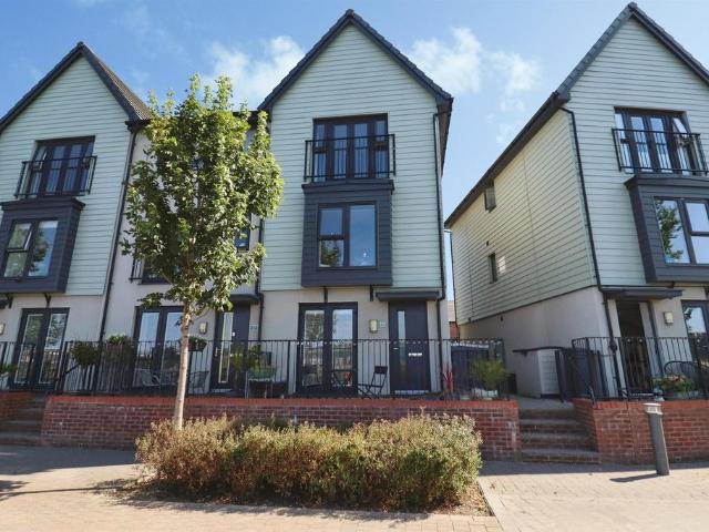 4 bedroom townhouse for sale