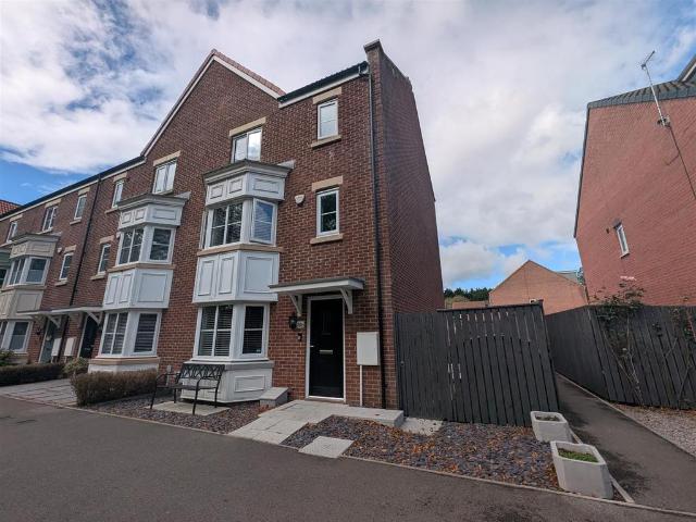 4 bedroom townhouse for sale