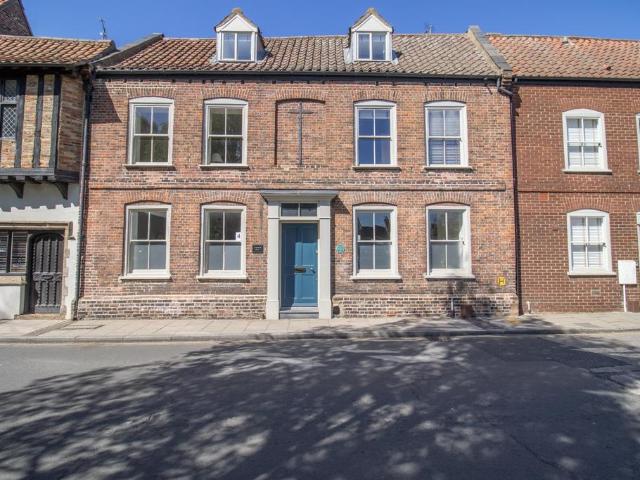 4 bedroom townhouse for sale