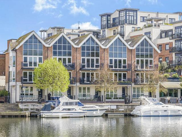 4 bedroom townhouse for sale