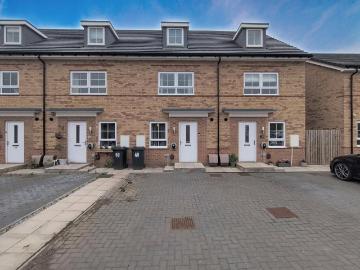 4 bedroom townhouse for sale