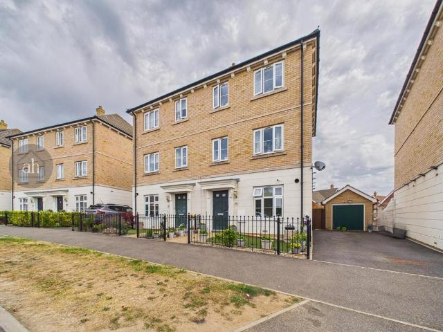 4 bedroom townhouse for sale