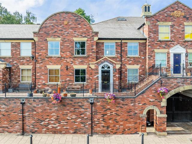 4 bedroom townhouse for sale