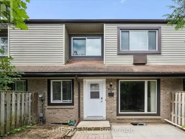4 Bedroom Townhouse Guelph ON 104471173