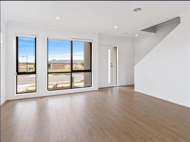 4 Bedroom townhouse in Mandalay Estate !