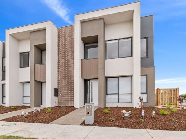 4 Bedroom townhouse in Mandalay Estate !