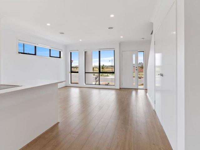 4 Bedroom townhouse in Mandalay Estate !