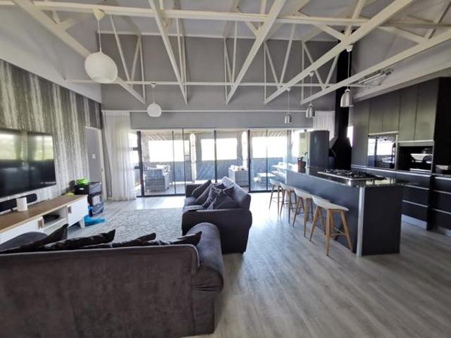 4 Bedroom Townhouse in Beacon Bay