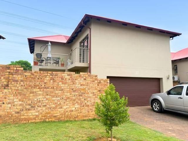4 Bedroom Townhouse in Cedar Creek