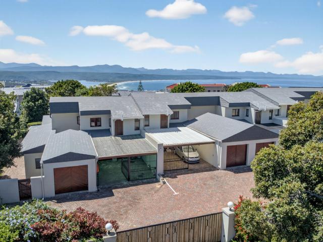 4 Bedroom Townhouse in Signal Hill