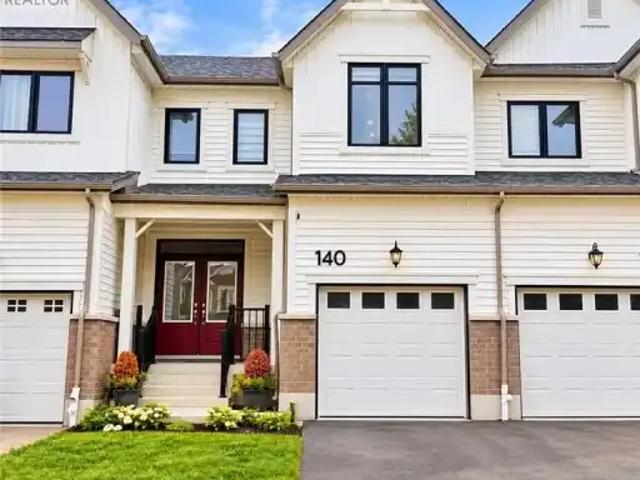 4 Bedroom Townhouse Kitchener ON 105623734