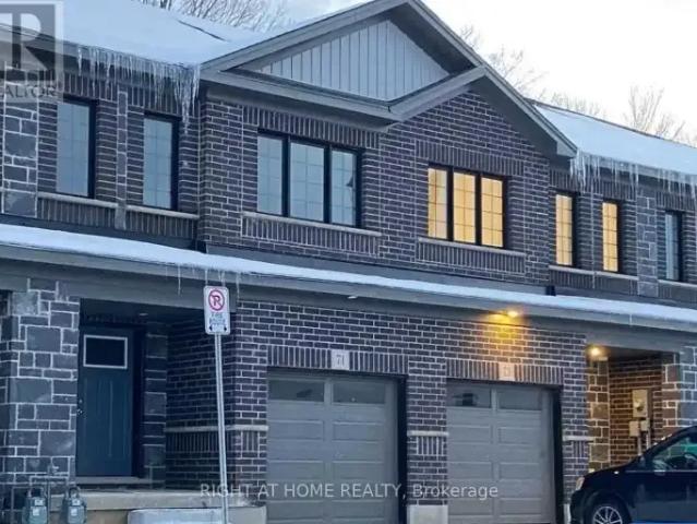 4 Bedroom Townhouse Kitchener ON 105704323