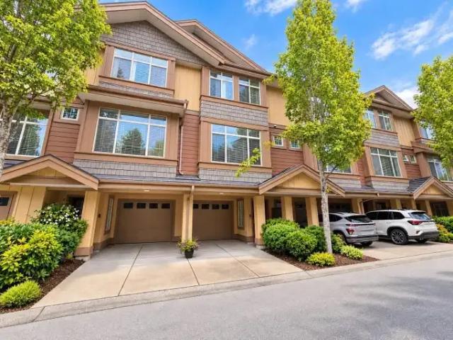 4 Bedroom Townhouse Surrey BC 105654233