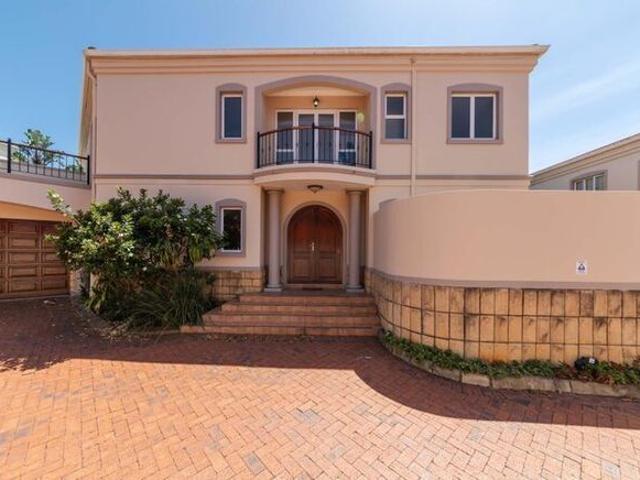 4 Bedroom townhouse sectional to rent in Umhlanga Central