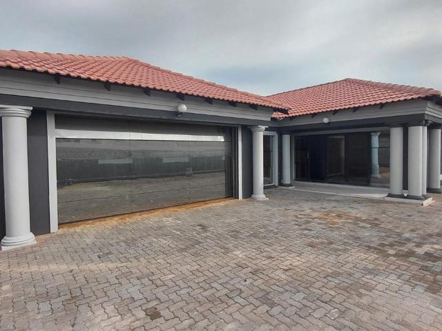 4 Bedroom townhouse sectional to rent in Wilkoppies, Klerksdorp