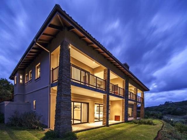 4 Bedroom Townhouse To Let in Zimbali Estate