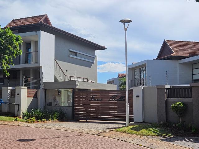 4 Bedroom Townhouse To Let in Izinga Estate