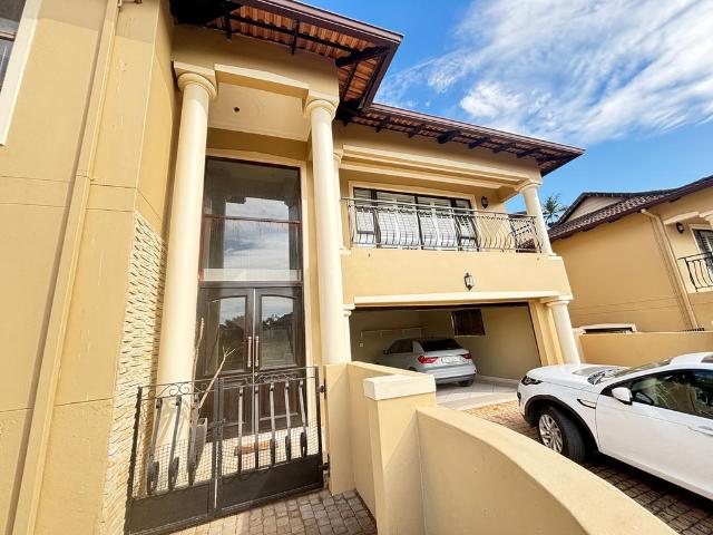 4 Bedroom Townhouse To Let in La Lucia