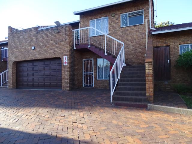 4 Bedroom Townhouse To Let in Ridgeway