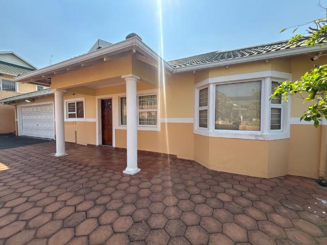 4 Bedroom Townhouse To Let in Somerset Park