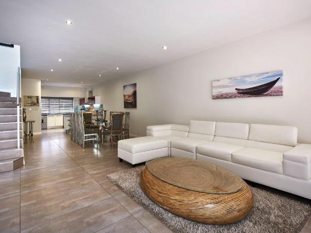 4 Bedroom Townhouse To Let in Strathavon