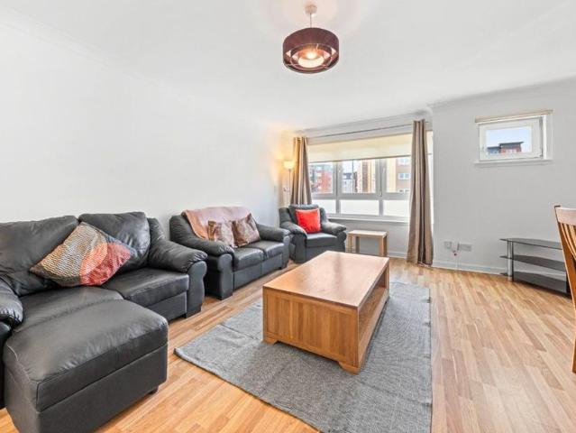 4 bedroom townhouse to rent